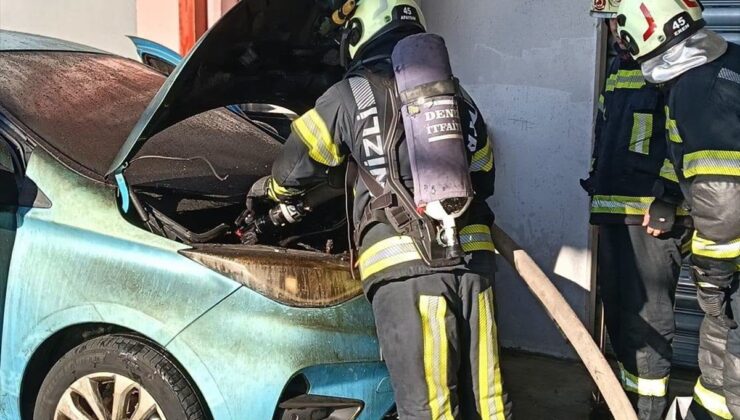 Denizli’de park halindeki elektrikli otomobilde çıkan yangın itfaiyece söndürüldü