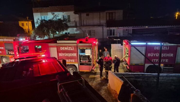 Denizli’nin Pamukkale ilçesinde besihanenin saman deposundaki yangın söndürüldü