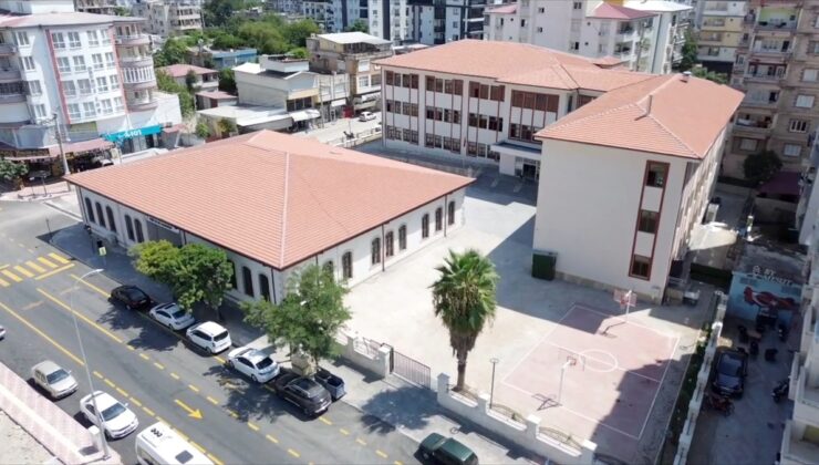 Depremde hasar gören 115 yıllık Yedi Ocak İlkokulu Osmaniye’de yeniden açıldı