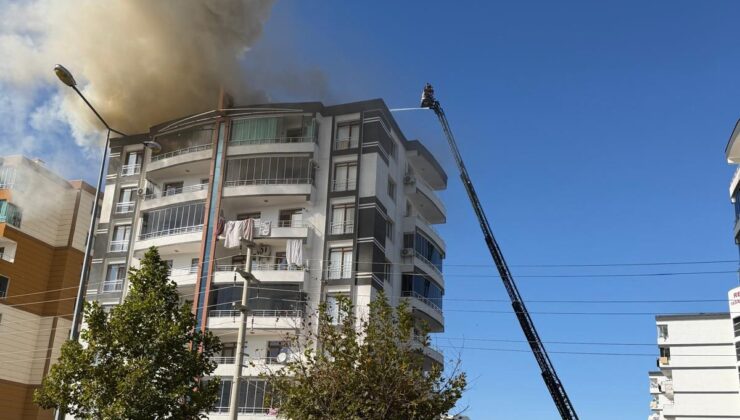 Diyarbakır Bağlar’da çatı yangınında 7 kişi kurtarıldı, 5 kişi dumandan etkilendi