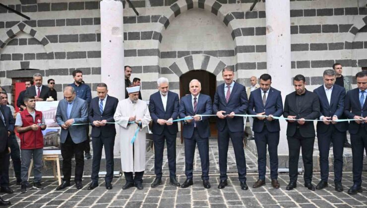 Diyarbakır ve Bingöl’deki 6 vakıf eseri törenle yeniden ibadete açıldı
