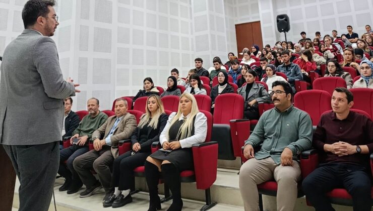 DPÜ Emet MYO’da birinci sınıf öğrencilerine oryantasyon eğitimi düzenlendi