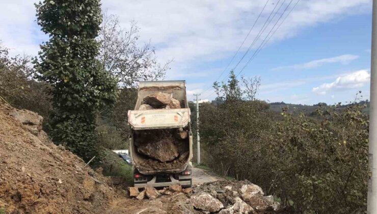 Düzce Çamlısu’da kayma yaşanan yol taş tahkimatı ve dolguyla stabilize edildi