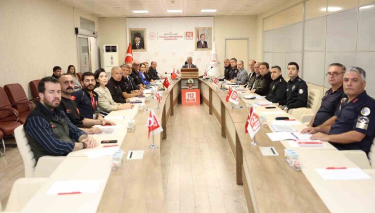 Düzce’de acil çağrı hizmetleri Vali Makas başkanlığındaki toplantıda ele alındı