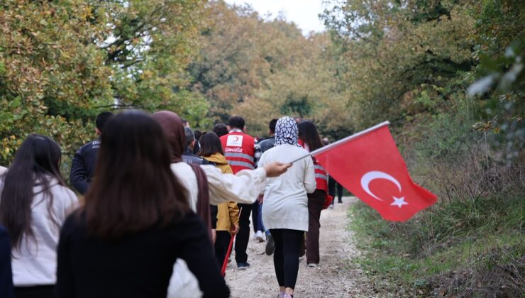 Düzce’de Cumhuriyet’in 103. yılı DÜ’nün doğa yürüyüşüyle kutlandı