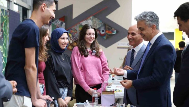 EBYÜ’de oryantasyon günlerinde öğrenci kulüplerinin tanıtım stantları kuruldu