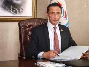 Eğitim Gücü Sen Genel Başkanı Oğuz Özat: “Tüm meslektaşlarımın 5 Ekim Dünya Öğretmenler Günü’nü kutluyorum”