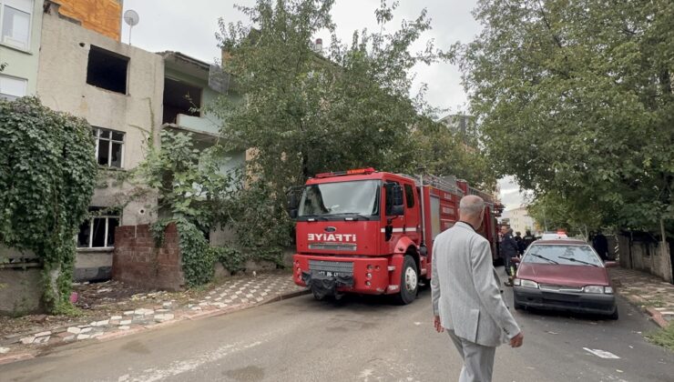 Elazığ’da metruk binanın 3. katında çıkan yangın itfaiye ekiplerince söndürüldü