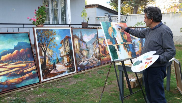 Emekli öğretmen Rıfat Çalışkan, yarım asrı aşkın tutkuyla evini galeriye çevirdi