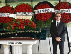 Engin Altan Düzyatan’ın babası Mevlan Düzyatan, İzmir’de toprağa verildi