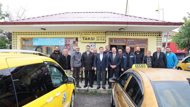 Erzincan Valisi Aydoğdu, EŞOT Taksi Durağı’nda taksici esnafıyla görüştü