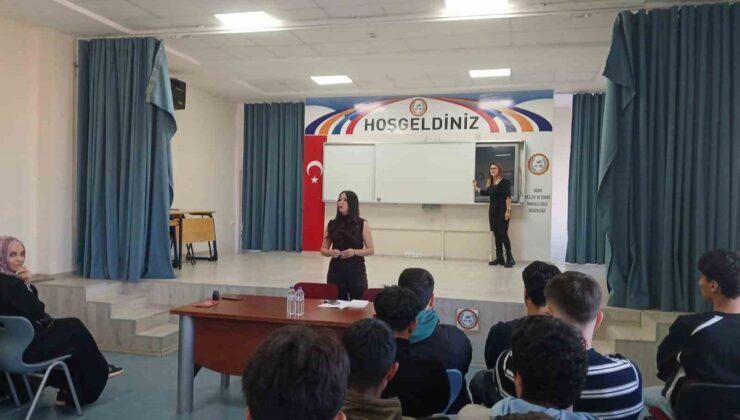 Eskişehir İnönü’de velilere okul-aile, öğrencilere dijital bağımlılık eğitimi verildi