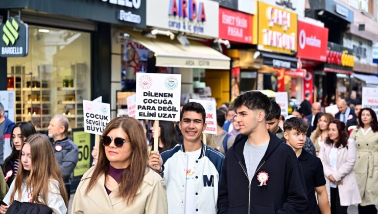 Eskişehir’de Dünya Yaşlılar Günü yürüyüşüne 210 çocuk, genç ve yaşlı katıldı