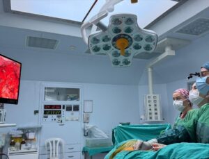 Fethiye Devlet Hastanesi’nde 58 yaşındaki hastaya ilk kez kapalı lobektomi yapıldı