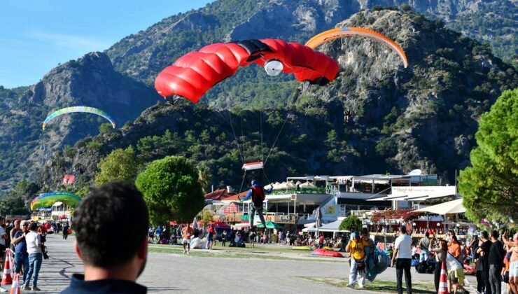 Fethiye’de 26’ncı Ölüdeniz Hava Oyunları Festivali törenle başladı