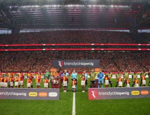 Galatasaray ile Fenerbahçe yarın Süper Lig derbisinde tarihte 407. kez karşılaşacak