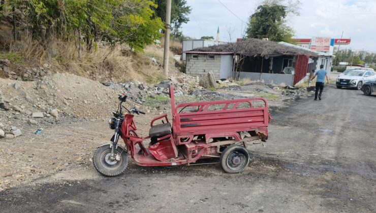 Gaziantep Nurdağı’nda otomobil ile 3 tekerlekli motosiklet çarpıştı; baba-kız yaralandı