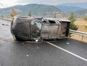 Gaziantep’te İslahiye-Nurdağı yolunda otomobil devrildi, 4 kişi yaralandı
