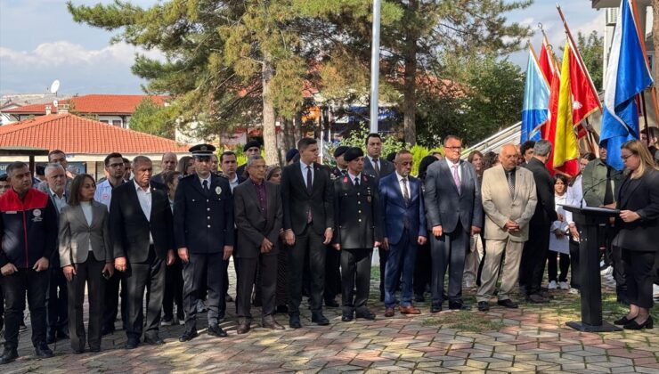 Güdül’de anıta çelenk konularak Ankara’nın başkent oluşunun 103. yılı kutlandı