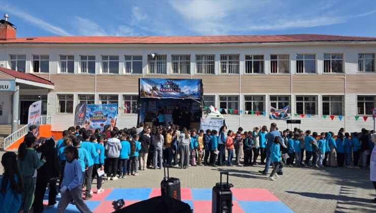 Güroymak’ta Fatih Ortaokulu’nda öğrencilere STEM ve robotik eğitimi verildi