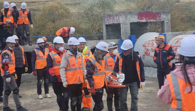 Hakkari AFAD, CİSAD ekibine Otluca’da akreditasyon eğitimi verdi