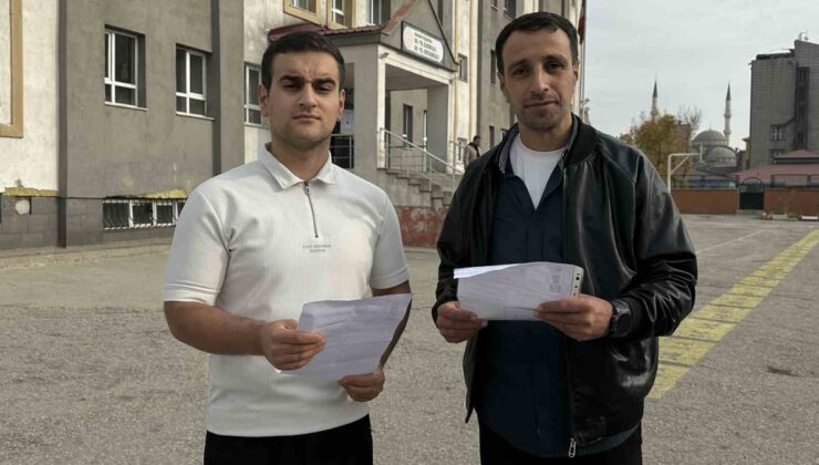 Hakkari Yüksekova’da baba ile oğul aynı okulda KPSS Ortaöğretim sınavına girdi