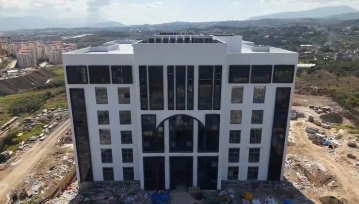 Hatay Valisi Masatlı, Antakya’da yapımı süren emniyet ve jandarma binalarını inceledi