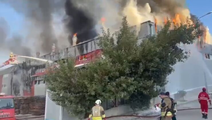 Hatay’da mobilya fabrikasındaki yangın 1,5 saatlik müdahaleyle kontrol altına alındı