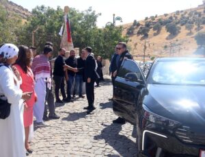 İdil Kaymakamı Adıgüzel, Mağara’da Ezidi vatandaşların Cema Bayramı’nı kutladı