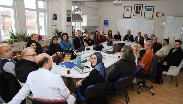 İl Milli Eğitim Müdürü Nevzat Akbaş, öğretmenlerle buluşup görüş ve önerileri dinledi