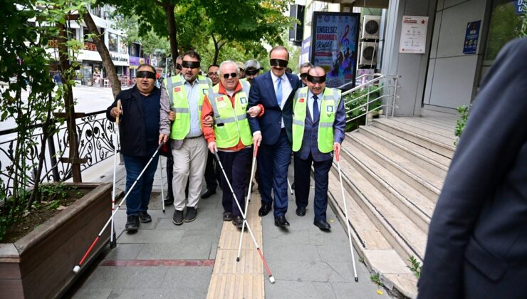 Isparta’da görme engelliler için farkındalık programında beyaz bastonla yüründü