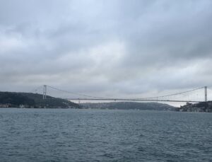 İstanbul Boğazı’nda ‘Antonia S’ isimli geminin geçişi nedeniyle trafik askıya alındı