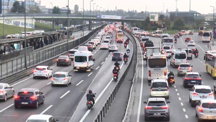 İstanbul trafiği haftanın ilk iş gününde sabah saatlerinde yüzde 65 yoğunluğa ulaştı