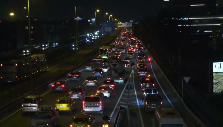 İstanbul’da akşam maç trafiği 18.30 sıralarında yüzde 74’e ulaştı