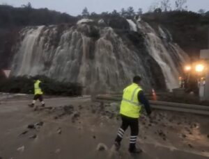 İstanbul’da sağanak Kuzey Marmara Otoyolu’nda trafiği durma noktasına getirdi