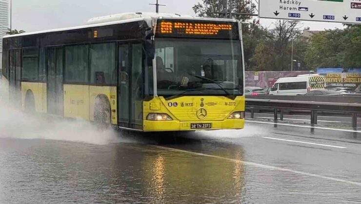 İstanbul’da üç gündür süren sağanak Anadolu Yakası’nda yer yer etkisini koruyor