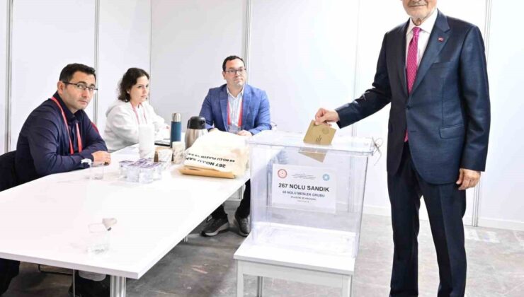 İTO Başkanı Avdagiç, 22’nci Dönem Meclis ve Komite seçimlerinde oy verdi