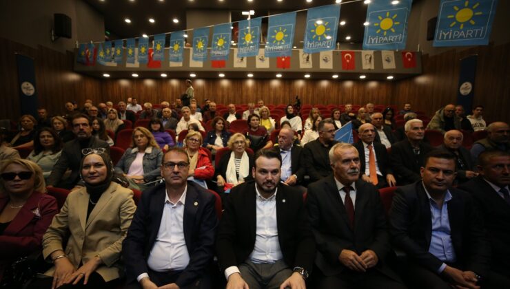 İYİ Partili Cenk Özatıcı Çanakkale’de milliyetçiliği millete fayda olarak tanımladı