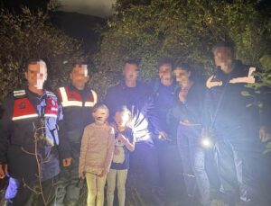 Jandarma, Kuşadası’da doğa gezisinde kaybolan 4 kişilik Alman aileyi gece buldu
