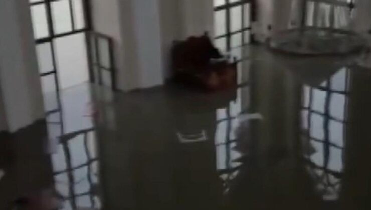 Kağıthane’de dere taştı; tarihi Sadabad Camii’ni su bastı