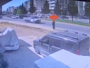 Kahramanmaraş Onikişubat’ta otomobil ile motosiklet çarpıştı, sürücü yaralandı