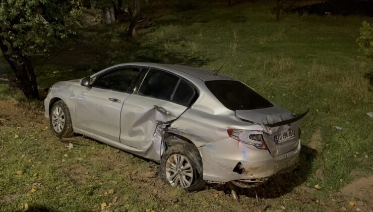 Karaman’da iki otomobil çarpıştı, kazada yaralanan 4 kişi hastaneye kaldırıldı