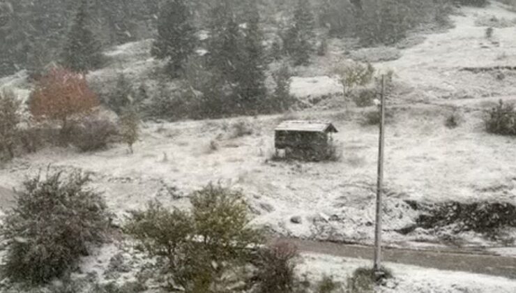 Kastamonu İhsangazi’de yüksek rakımlı köyler kar yağışıyla beyaza büründü