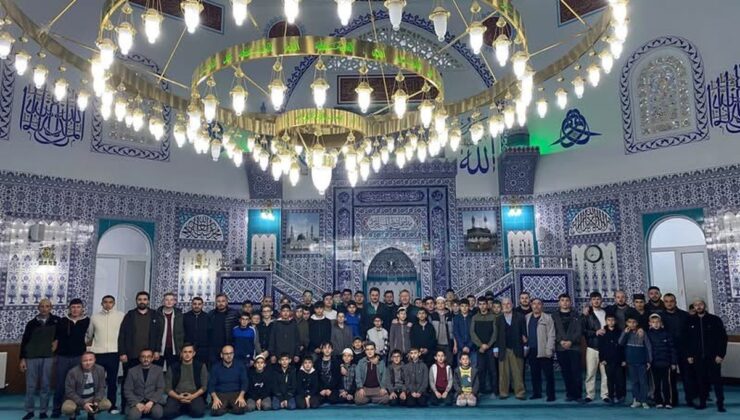 Kavak’ta cemaat, Hz. Ömer Camii’nde sabah namazı buluşmasında bir araya geldi