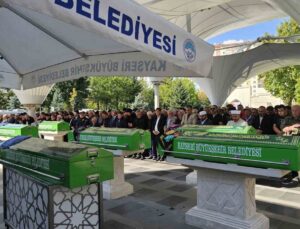 Kayseri İncesu’da trafik kazasında ölen 3 kişi Hulusi Akar Camii’nde toprağa verildi
