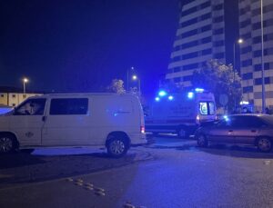 Kayseri Kocasinan’da otomobil ile minibüs çarpıştı, otomobildeki 2 kişi yaralandı