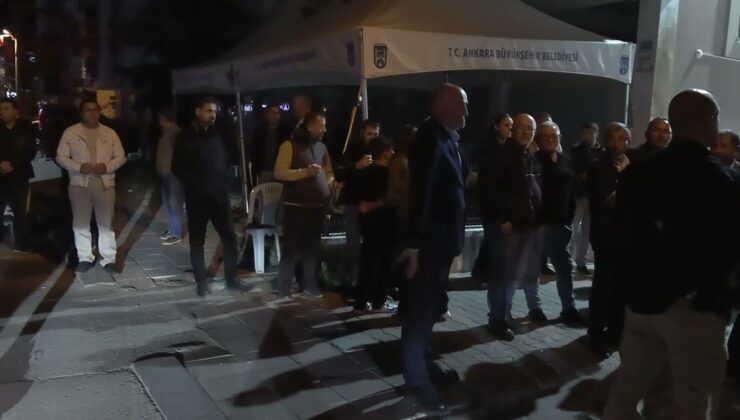 Kemal Kılıçdaroğlu, şehit Ahmet Türkoğlu’nun ailesine taziye ziyaretinde bulundu