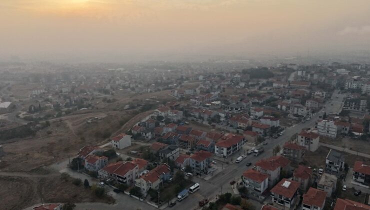 Keşan’da yasak anız yakımı ilçeyi dumana boğdu, 6 tarla sahibine tutanak tutuldu
