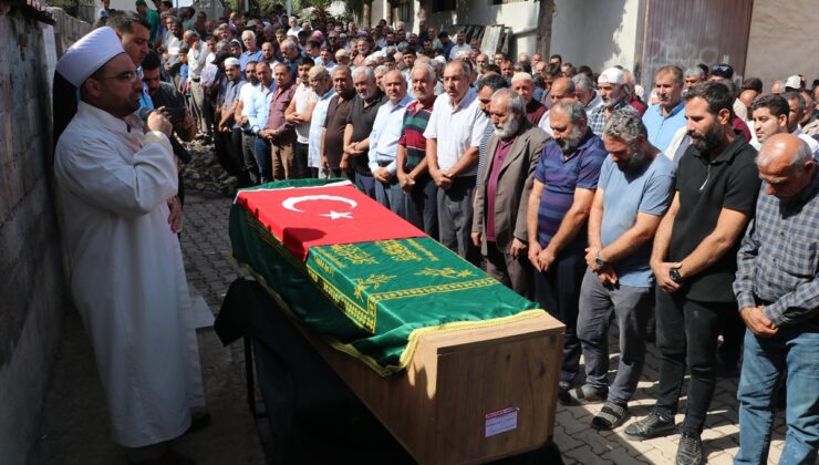 KKTC’de batan gemide ölen Mustafa Demir, Hatay’da kardeşinin yanına defnedildi