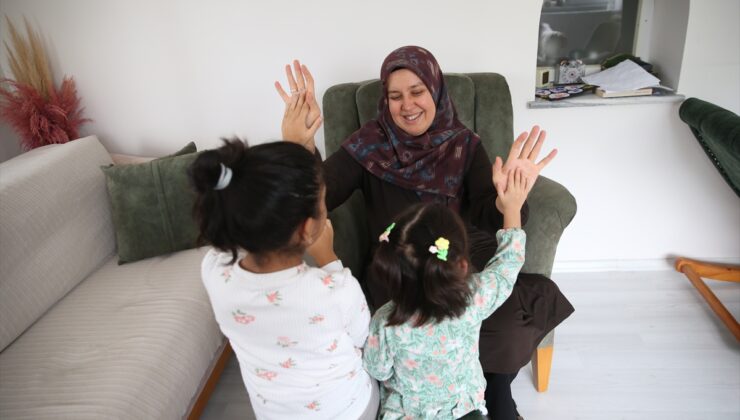 Konya’da Esra Sarıcaoğlu, Meryem’in kardeş özlemi için Berfin’e de koruyucu aile oldu